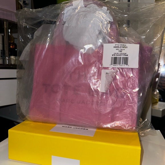 MARC JACOBS CANDY PINK SMALL LEATHER THE TOTE BAG ** NWT ** - Picture 2 of 7